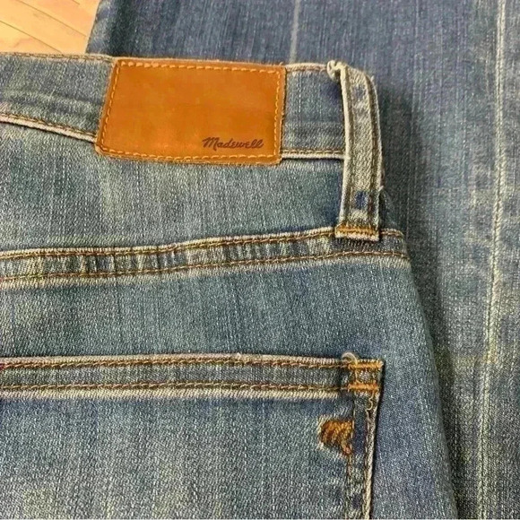 Madewell Cali Demi-Boot Jeans in Preston Wash Raw-Hem Edition Size 26 - Picture 4 of 13